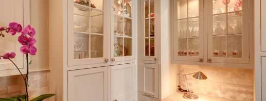 Caractéristiques des armoires de cuisine pour la vaisselle, les nuances de la sélection