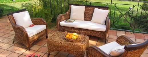 Overview of furniture for gazebos, the nuances of the right choice