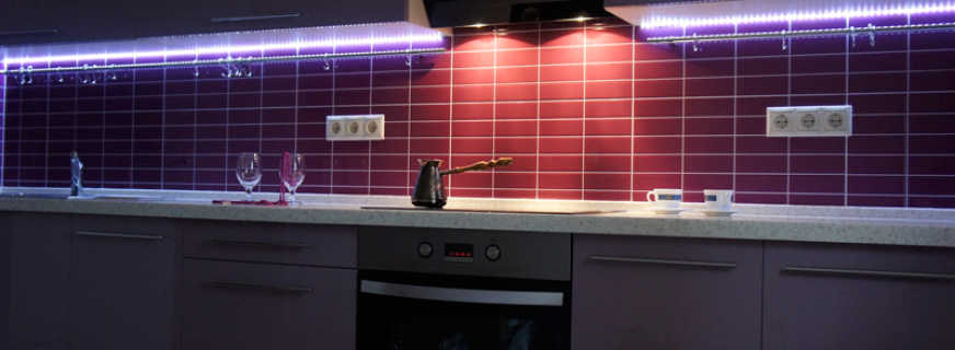 The choice of LED lighting in the kitchen for cabinets, installation rules