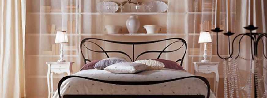 What are the attractive metal beds from Italy, their features