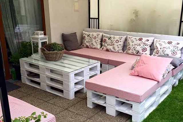 White furniture from pallets