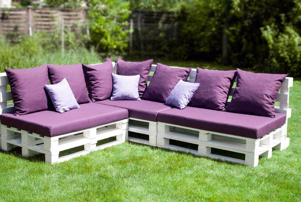 Purple furniture from pallets