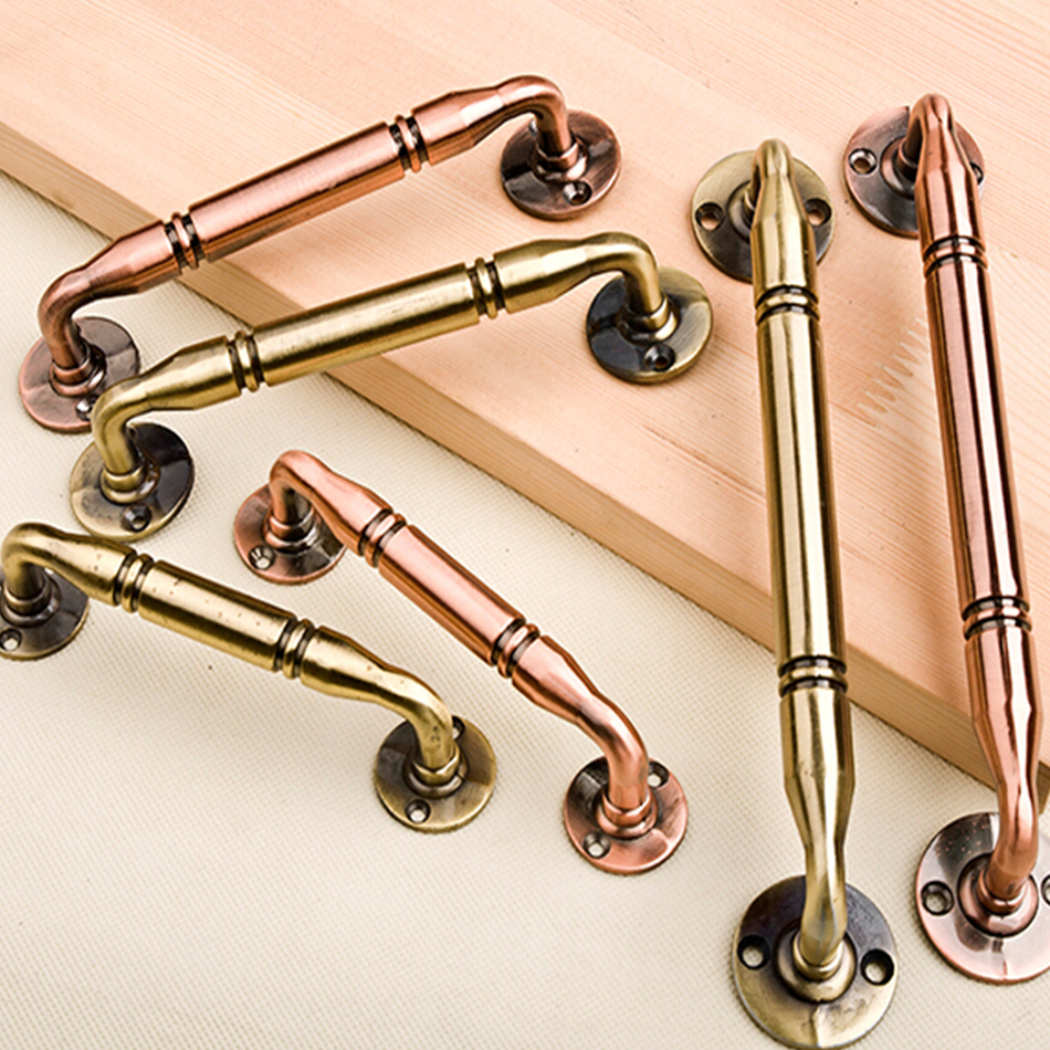 Copper handles in the kitchen