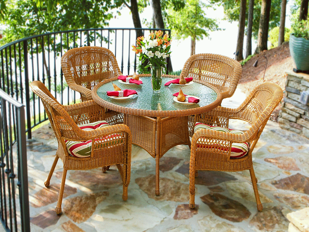 Advantages of wicker furniture