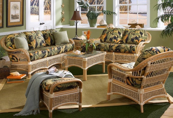 Wicker furniture does not tolerate clutter and busy rooms