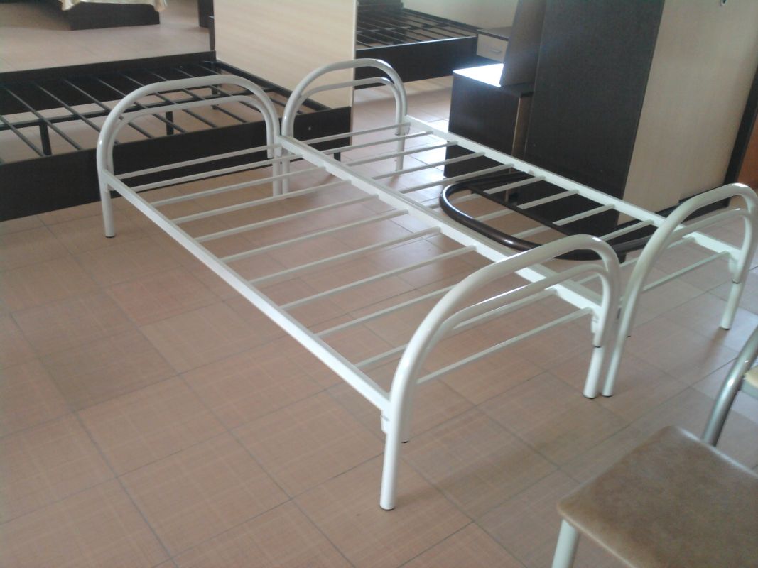 Durable metal bed