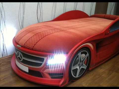 Headlights at the baby's bed