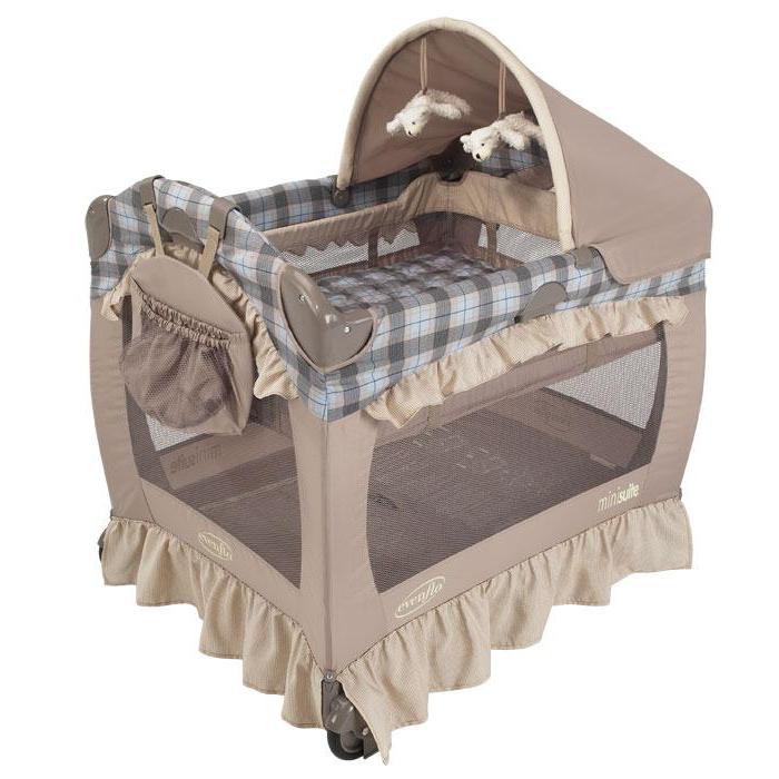 Playpen for games and sleep