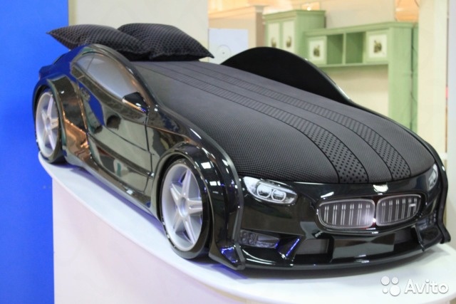 BMW plastic bed machine