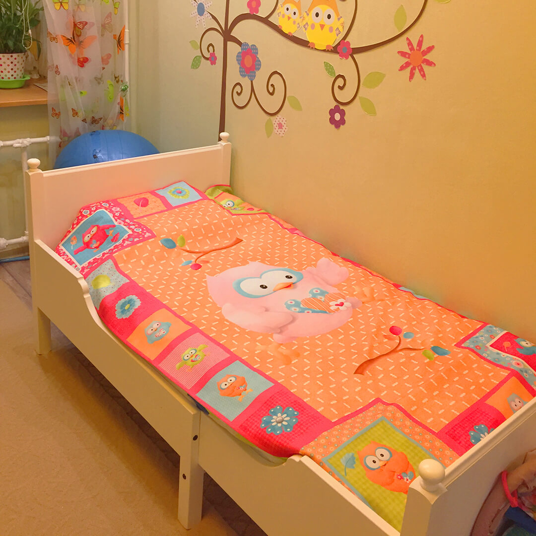 Gabardine bedspread in a children's room