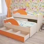 Sliding bunk bed for children