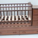 Crib with 5 drawers